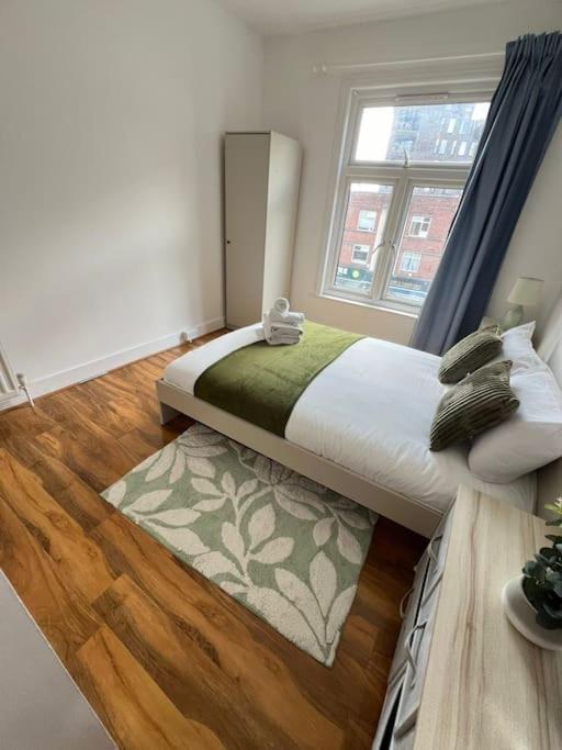 2 Bedroom Apartment Near Station London Luaran gambar