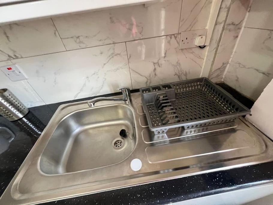 2 Bedroom Apartment Near Station London Luaran gambar
